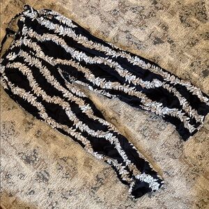 Black and White Leaf Print Women's Pants